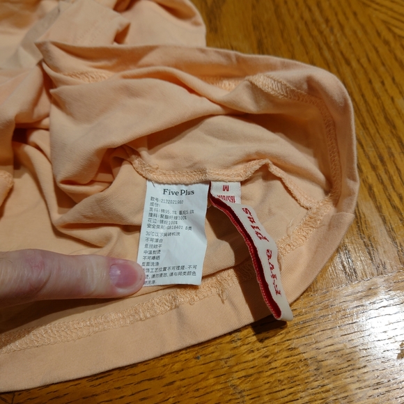 Pearls and lace decorated collar T-shirt - Picture 5 of 5